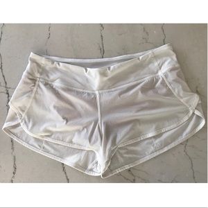 ‘Speed up’ lululemon short in white
